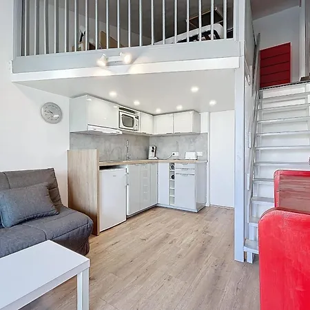 With Pool Near The Harbor Daire *