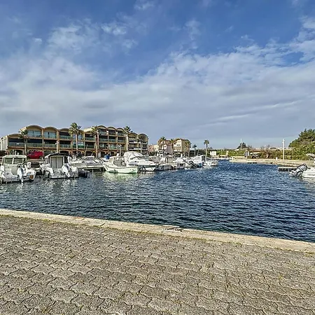 With Pool Near The Harbor Apartment Gruissan