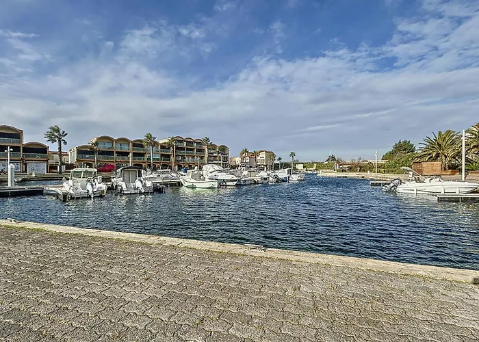 With Pool Near The Harbor Apartment Gruissan