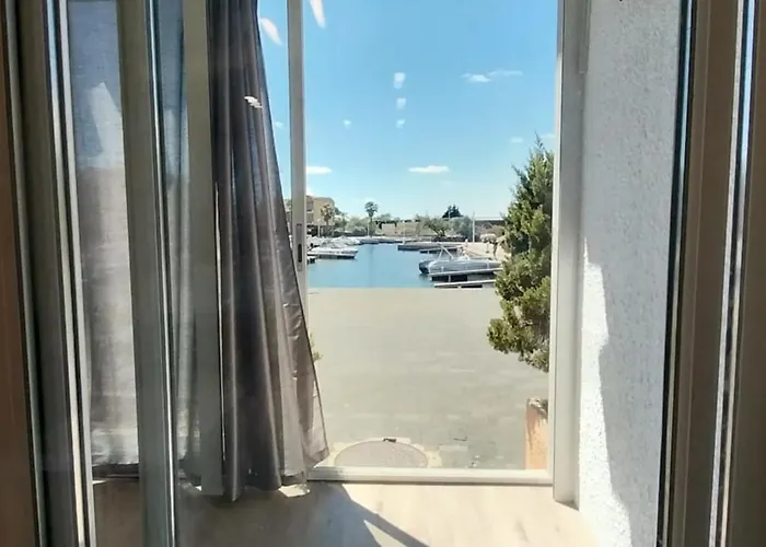Lejlighed With Pool Near The Harbor *